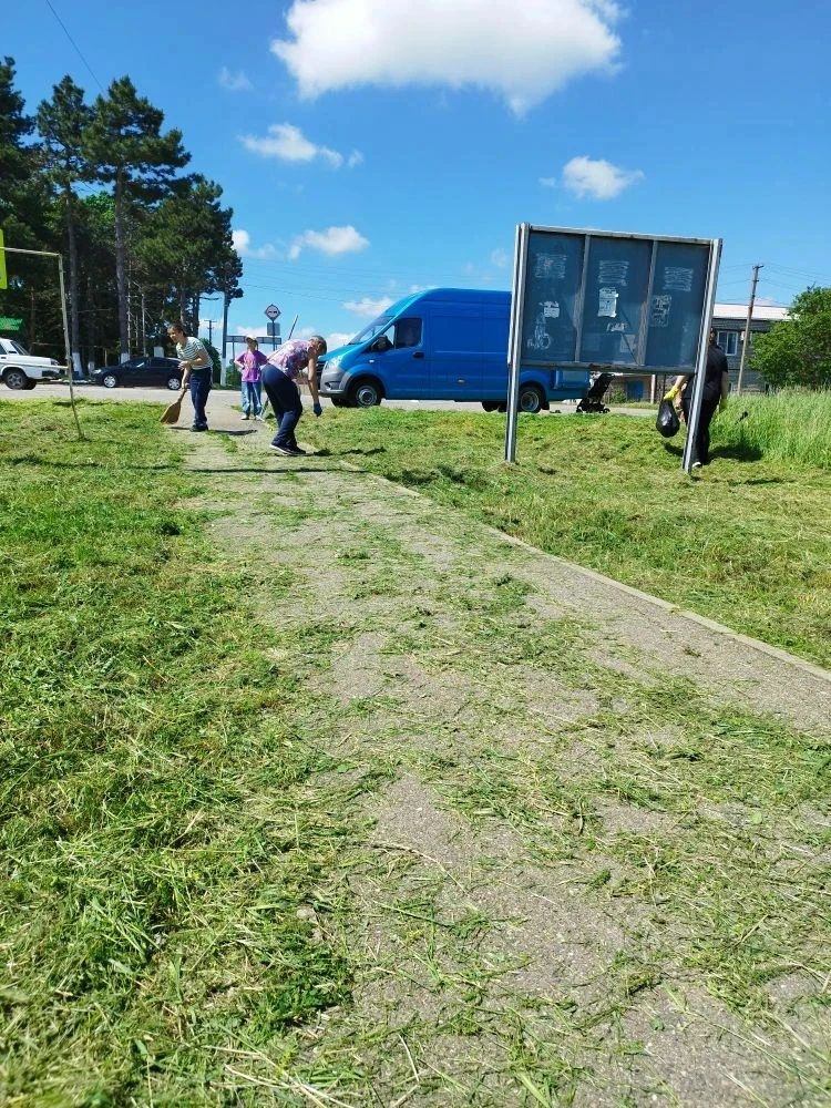 🌿 В х. Даманка прошёл субботник! Огромное спасибо всем неравнодушным жителям, особенно нашим малень