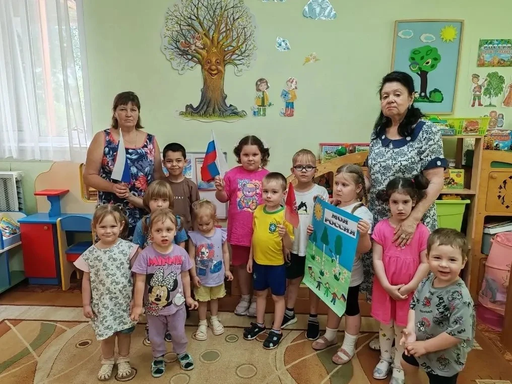 🇷🇺 С Днём России! 🇷🇺

В МБОУ Ложковская СОШ, корпус «Сад №48», в разновозрастной группе прошло у