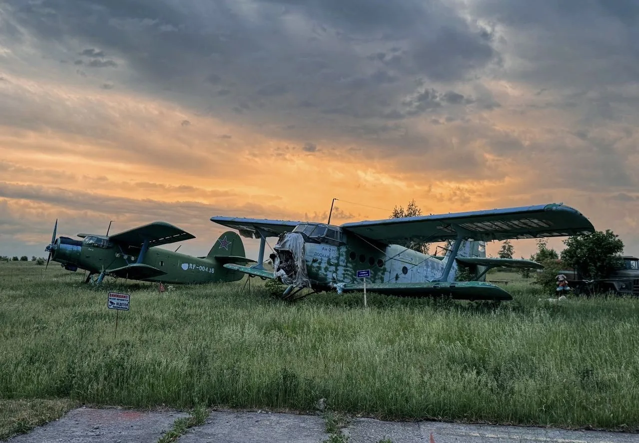 Что осталось от одного из лучших в СССР учебного авиационного центра?

Да практически ничего. А ведь