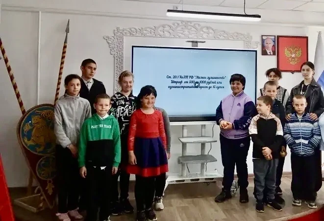 Познавательный час «Нет преступления без наказания»

24 апреля 2026 года специалисты ГБУ ХО «Каланча