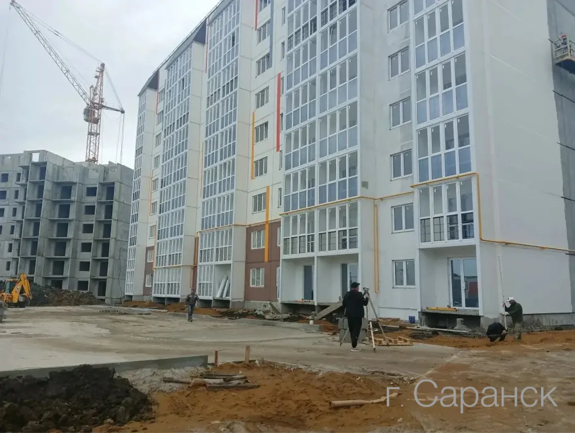Сегодня ход строительства домов для семей с детьми - в Саранске и Рузаевке - проинспектировал Замест