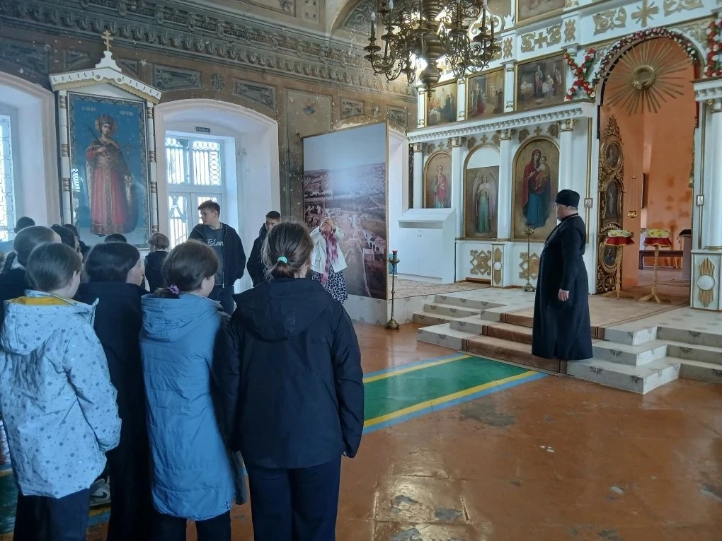 Вчера 16 апреля учащиеся 6 класса школы №2 г. Малмыжа, посещающие клуб "Краевед", отправились на пеш