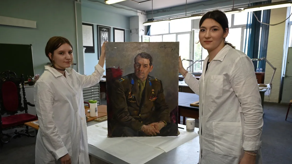 🖌️ Поврежденное полотно 1975 года и рама конца 19 века - над такими объектами сегодня работают буду