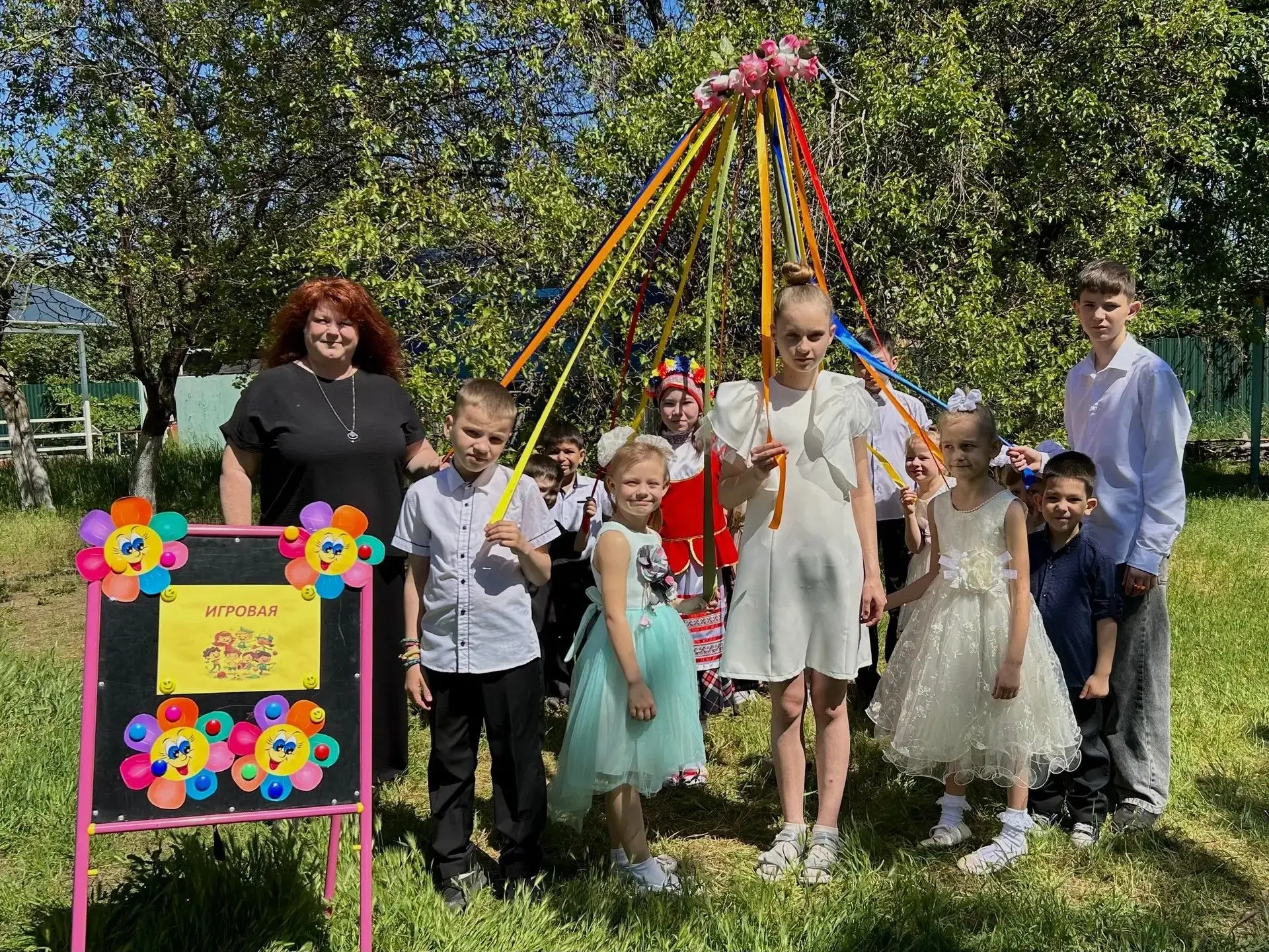 ⁣Весело и дружно: наши ребята покорили «Игровую» станцию квеста 🎠🧩✨
Воспитанники ГБУСОН РО "СРЦ г.
