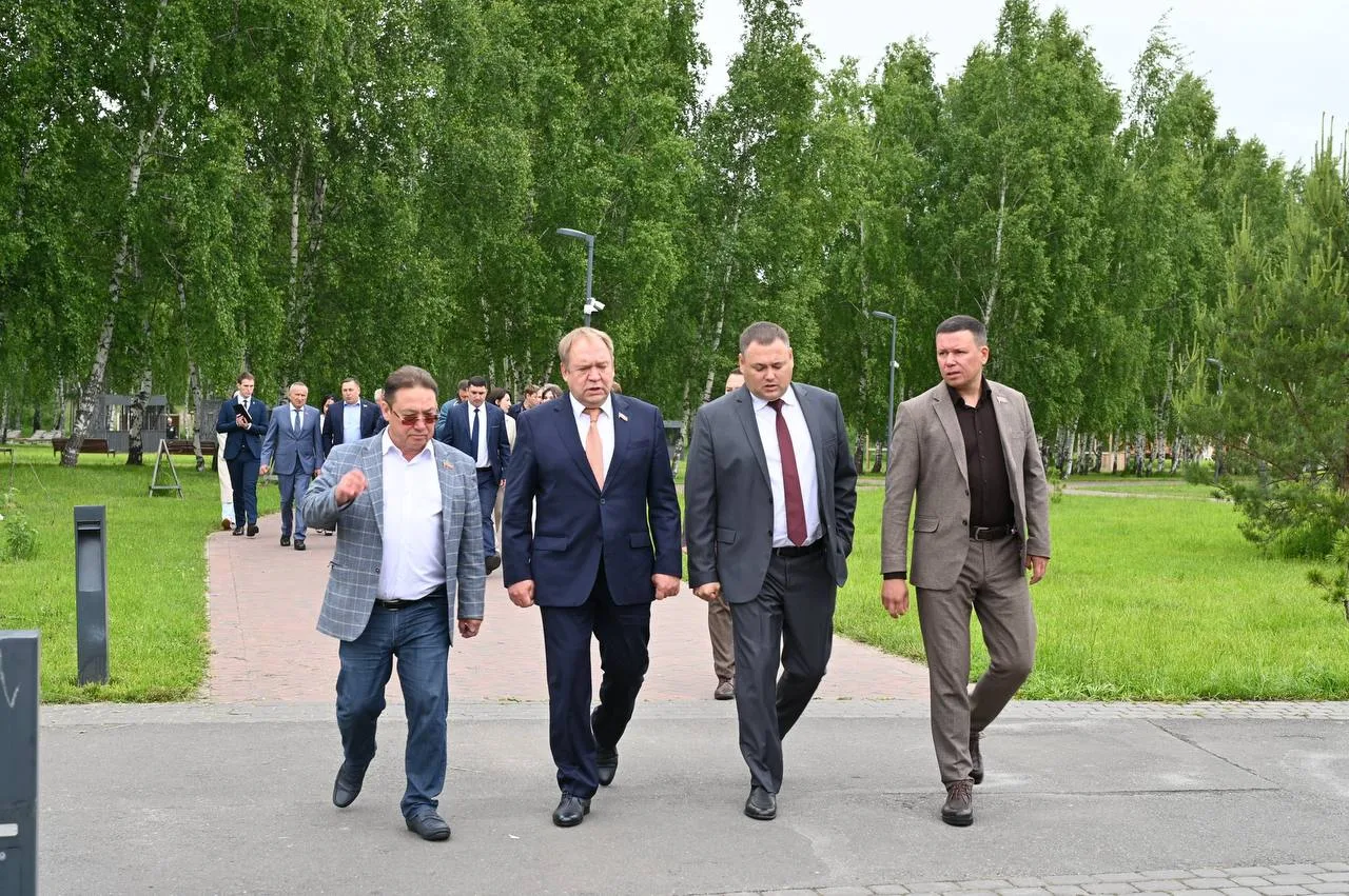 🛠 Обсуждаем развитие нашего города!

В Зеленодольске, в молодежном центре «Порт», прошло важное сов