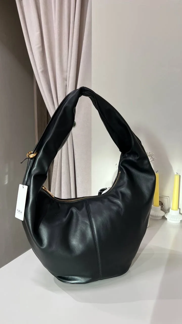 Furla сумка 

24500₽ | 39*23

ОФОРМИТЬ ЗАКАЗ ✏️