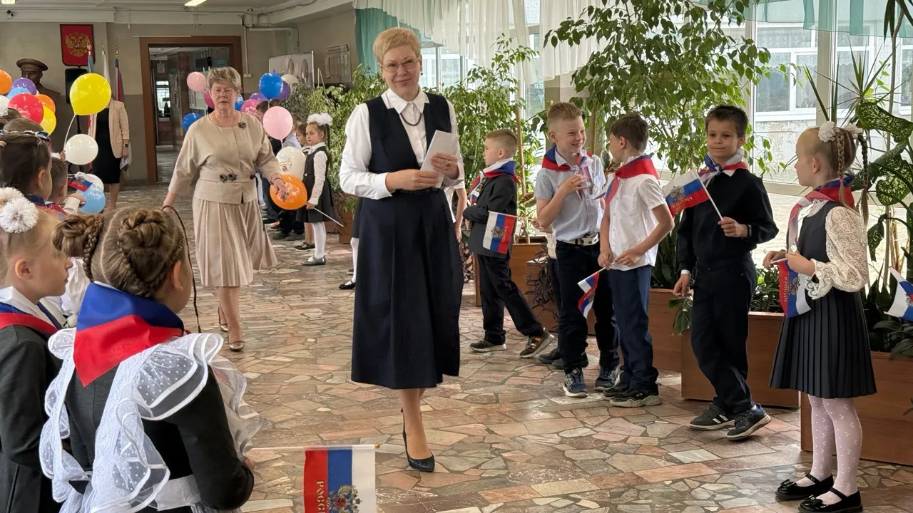 🔔 26 мая 2026 года в #роднойвторой школе отзвенели последние звонки для учащихся 9-х и 11-го классо