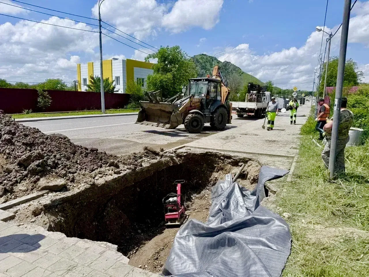✅ На улице Дачной временно восстановили ливневую систему

В рамках гарантийных обязательств подрядна