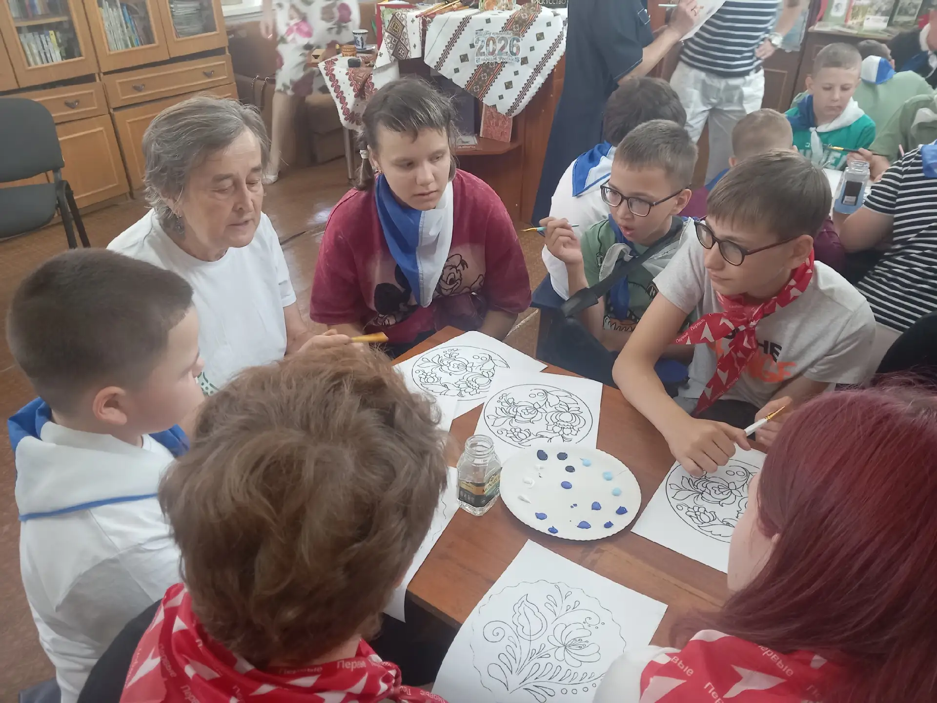 🎨 Литературно‑творческий час «Мастерство народных промыслов: прекрасное своими руками»

15 июня, в 