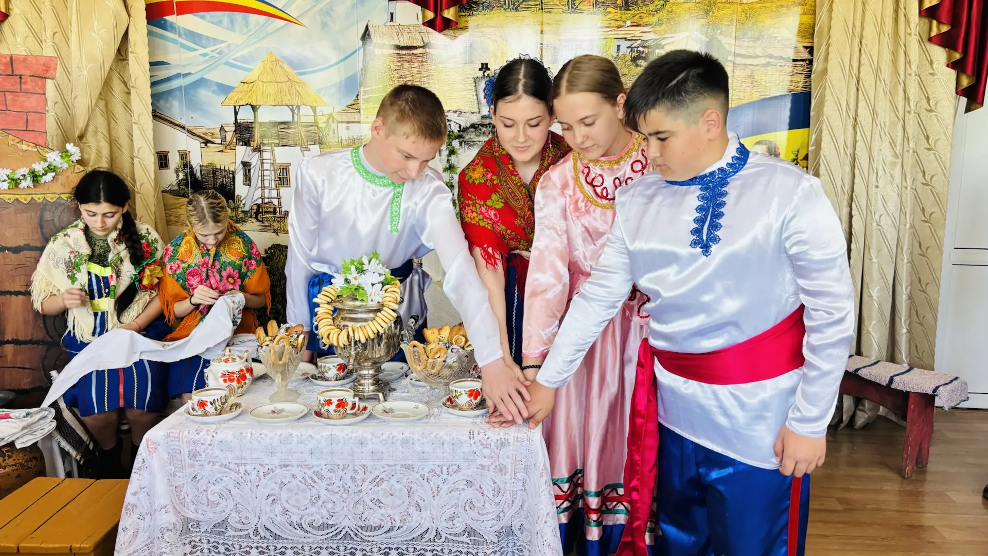 Любо, дорого! В нашей школе прошел старинный казачий обряд «Сватовство» 🐎💍Сегодня наши ученики при