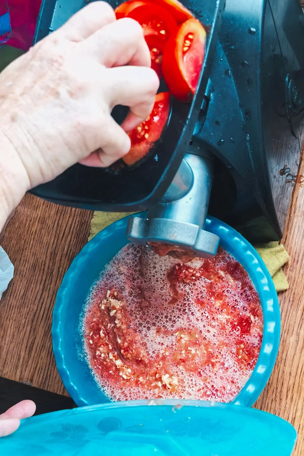 Делаем вкуснятинку из домашней помидорки🥰🍅