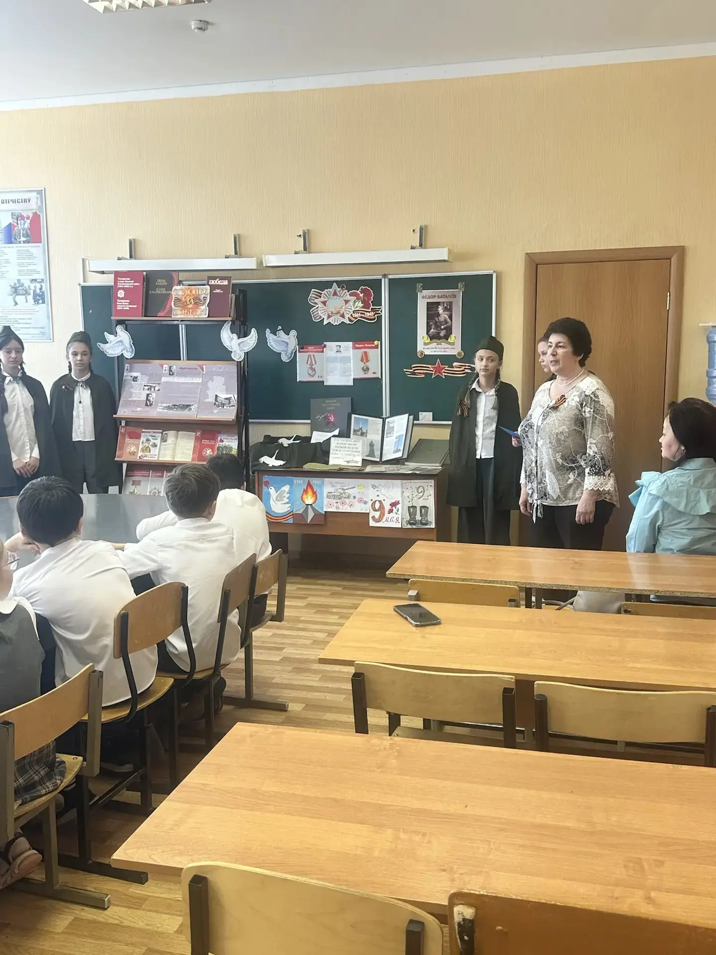 Сегодня в рамках празднования великого праздника Дня Победы в нашей школе прошло открытие музейной э