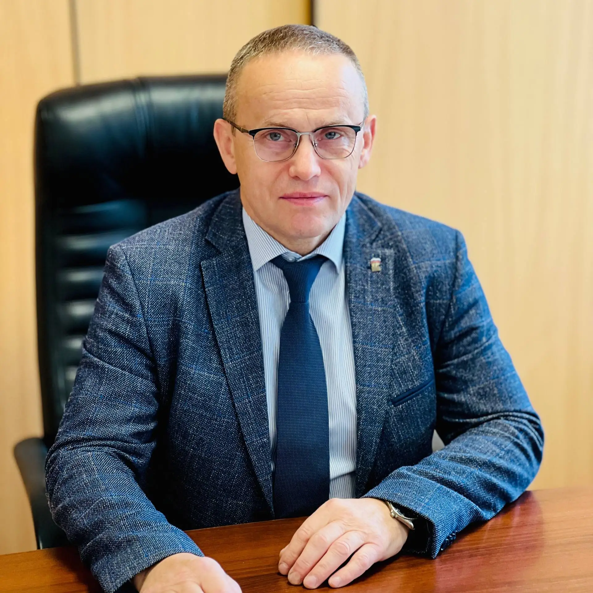Глава Кушвы Михаил Слепухин ушёл в отставку

Депутаты Кушвинской думы приняли решение о досрочной от