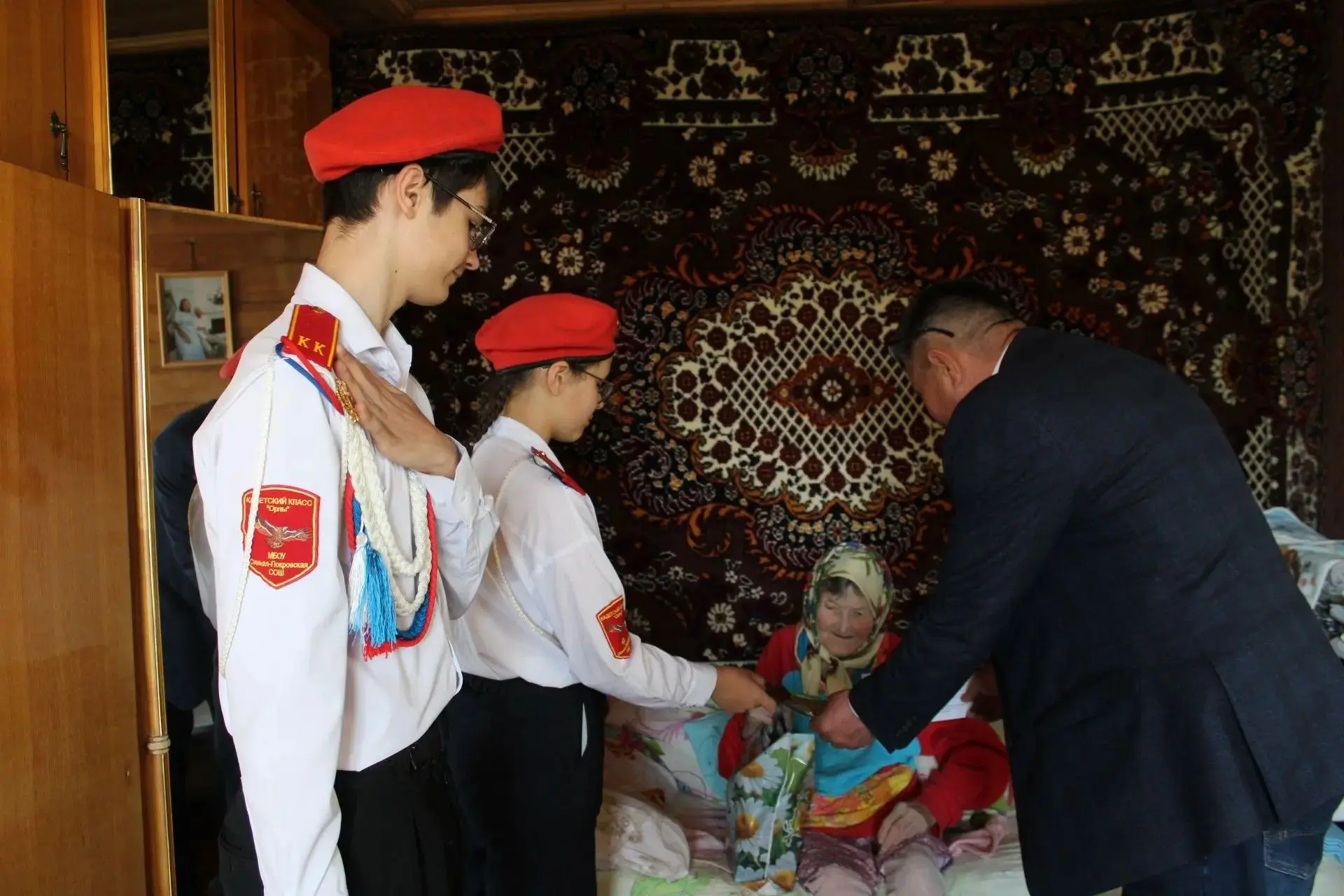Низкий вам поклон, дорогие наши...
Сегодня, накануне великого Дня Победы, мы делали то, что важнее л