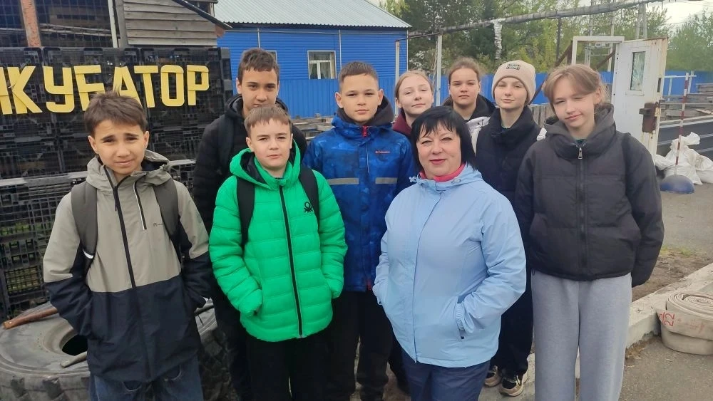 🚒 «Робинзоны» и «Горизонт» в гостях у героев: день в пожарной части Прокопьевска
Ребята из творческ