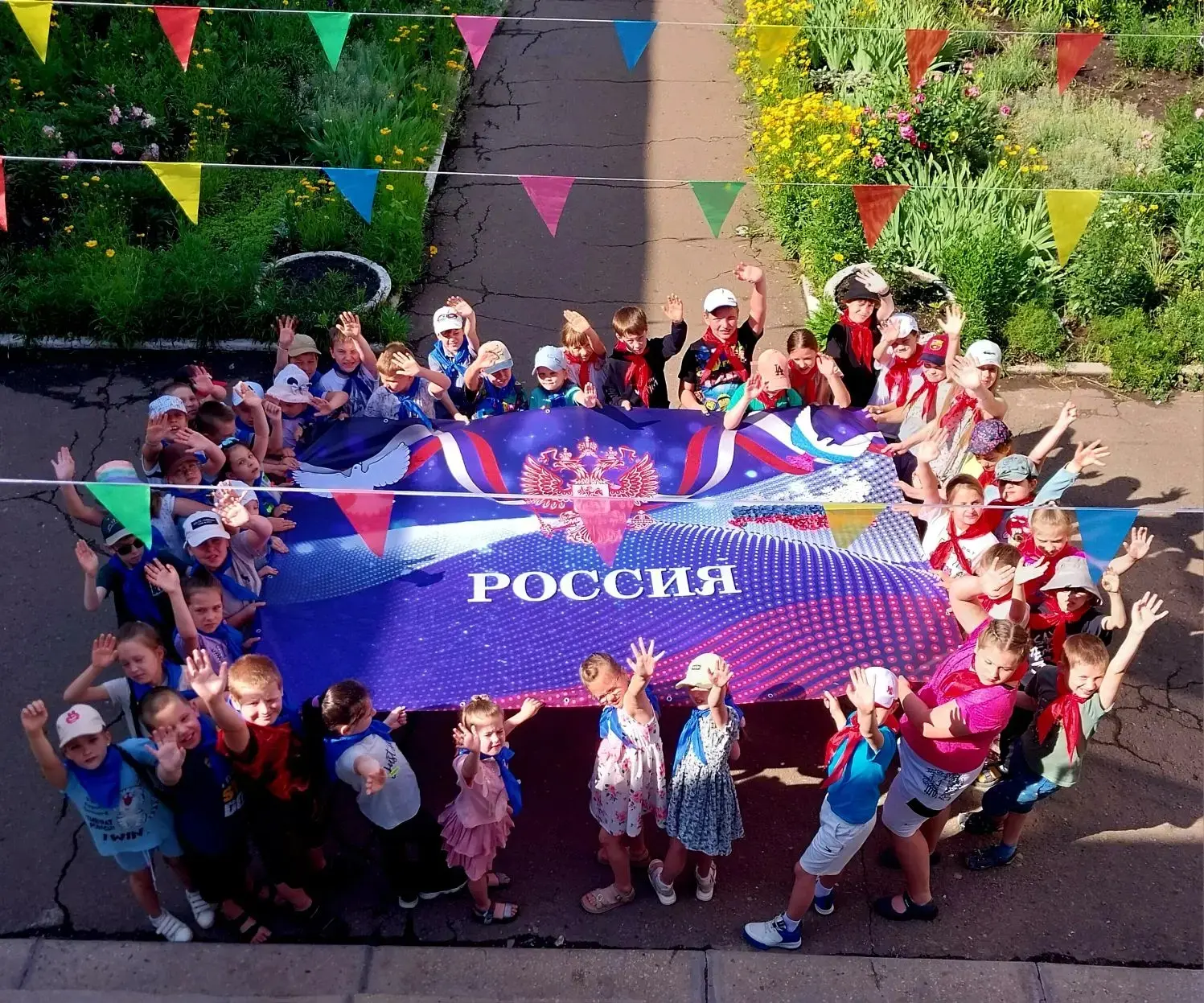 Пришкольный лагерь🌈 "Территория Детства" 🌈

🇷🇺✨ В сердце России звучит неугомонный стон,
Степей 