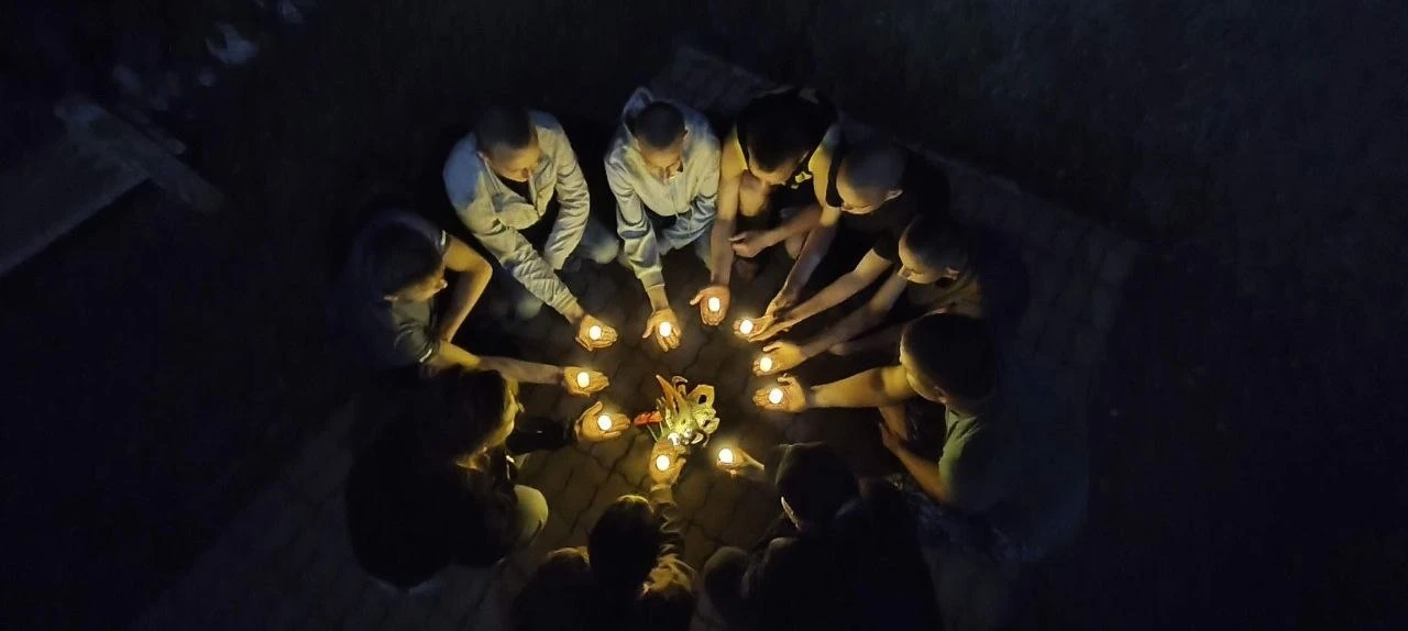 🕯 Светлая память героям: акция в общежитии ХАТ.

Сегодня, 22 июня, в День памяти и скорби, студенты