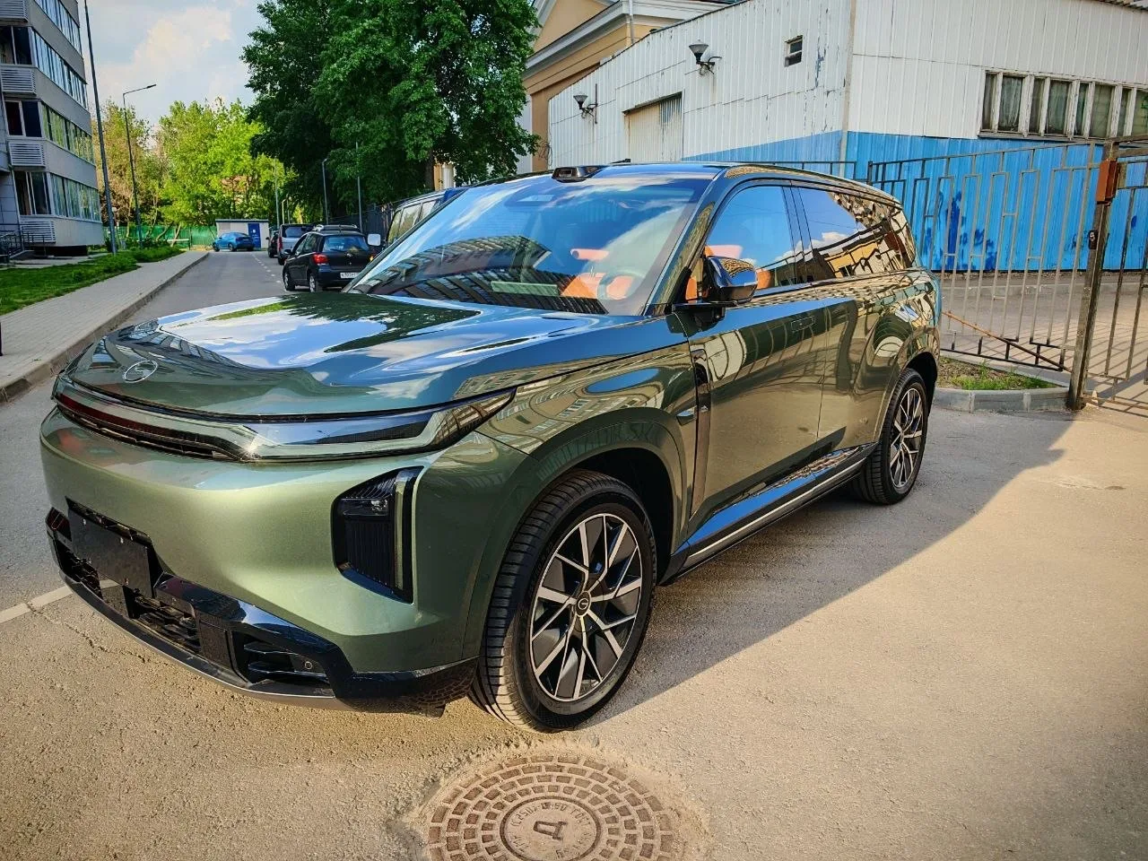 Под заказ из Киргизии привезли 

GAC S7

мотор 1,6т + параллельный гибрид (309 сил) полный привод

А