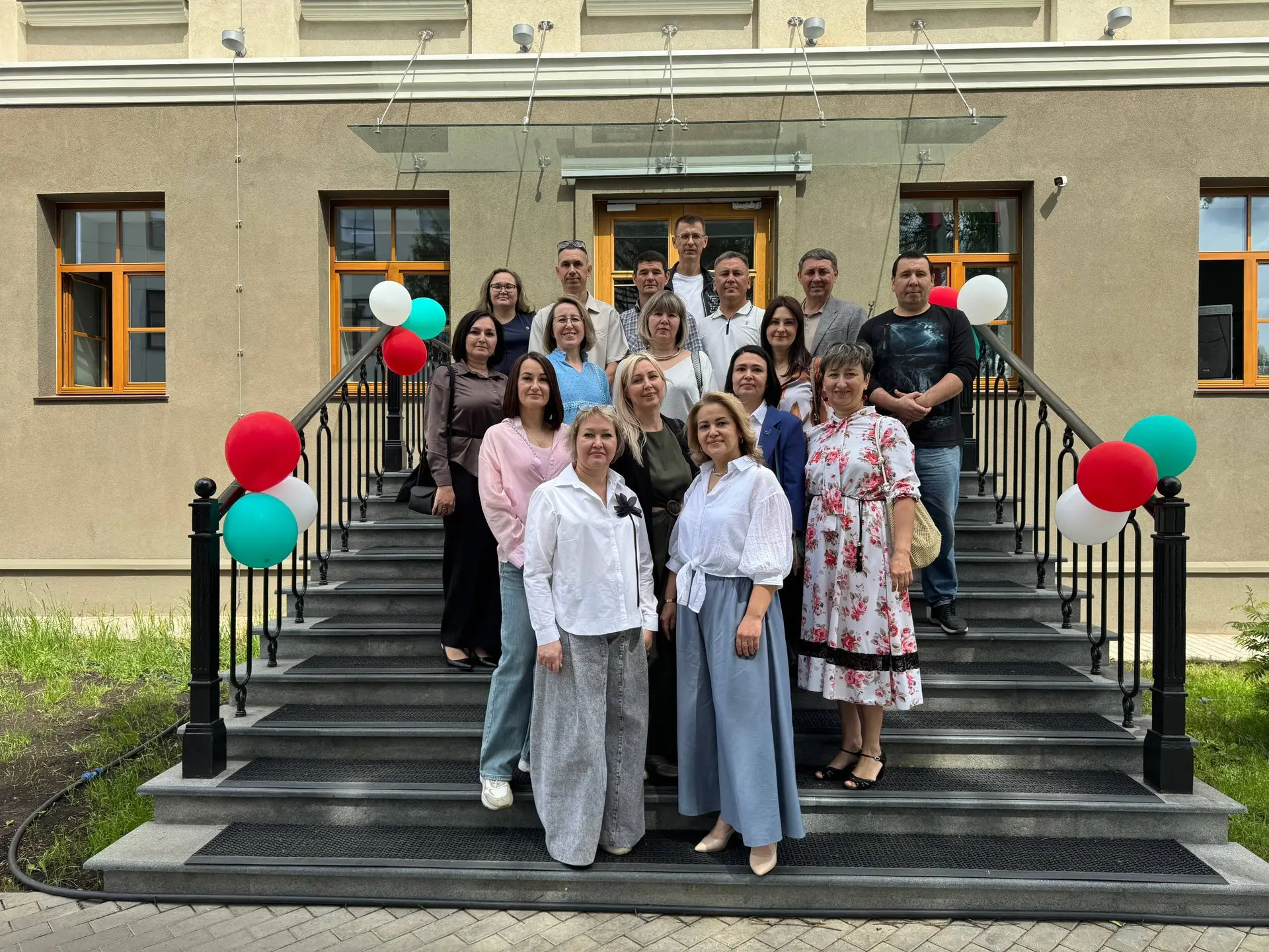 В субботу наш лицей посетил выпуск 1996 года! 
Прошло ровно 30 лет со дня последнего звонка. Выпускн