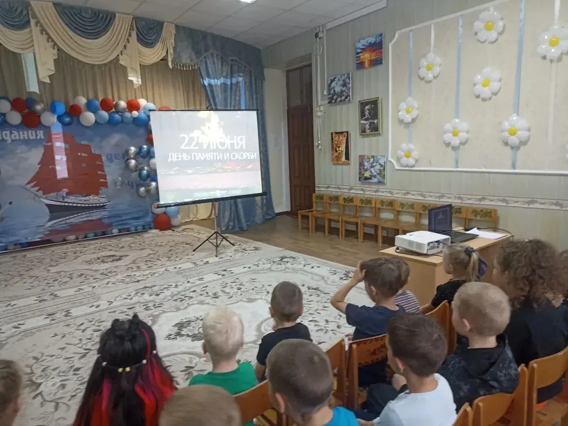 В рамках памятных мероприятий, приуроченных ко Дню памяти и скорби, в ДОУ была проведена воспитатель