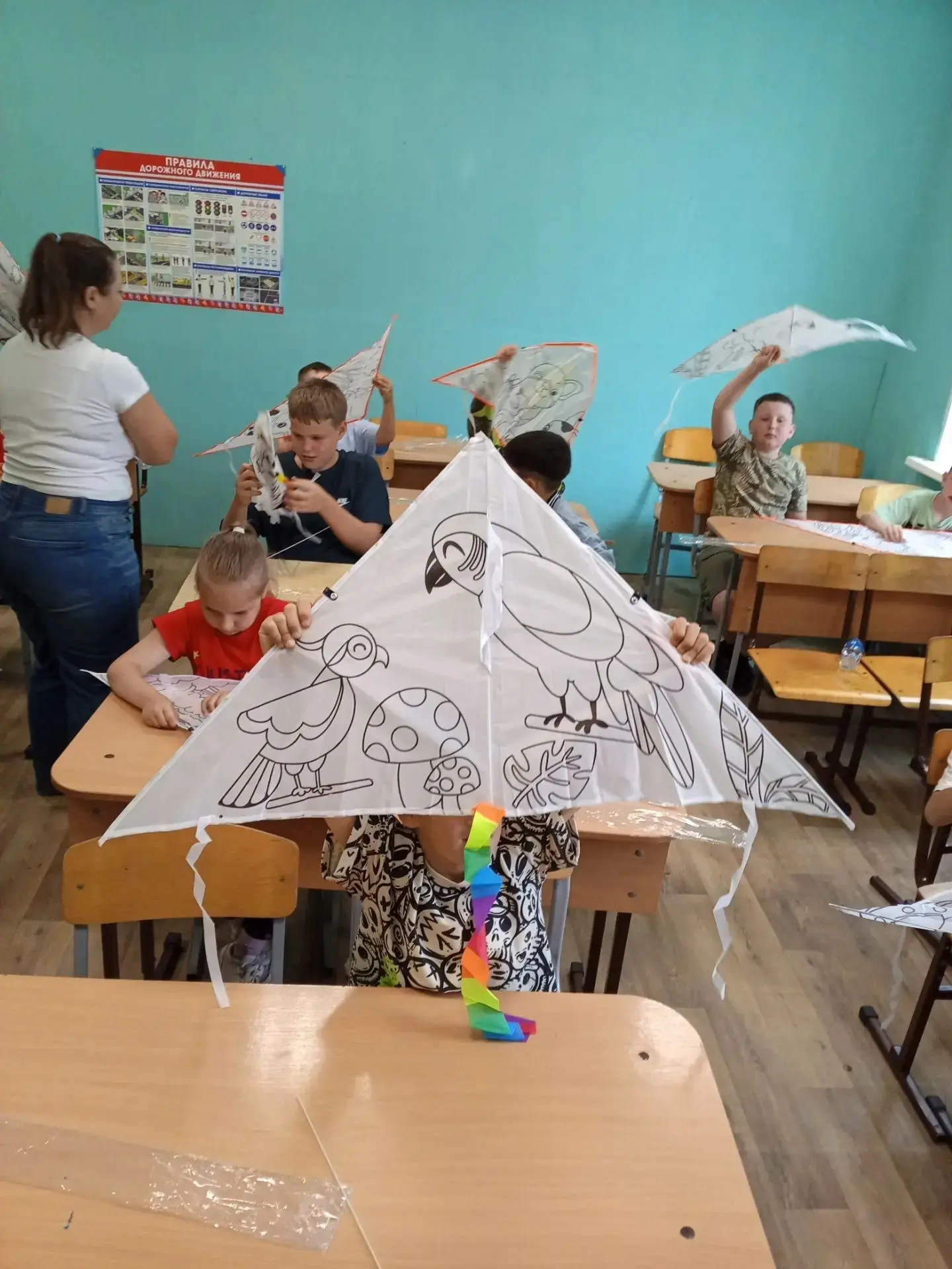 Сегодня ветер играл с нами в догонялки, щекоча щеки и развевая волосы — именно такой, озорной и силь