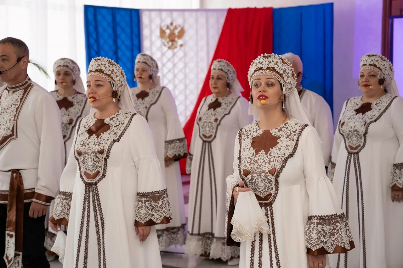 ВМЕСТЕ МЫ РОССИЯ: ПРАЗДНИК В ЦКР «СОЗВЕЗДИЕ»

В фойе Центра культурного развития «Созвездие» состоял
