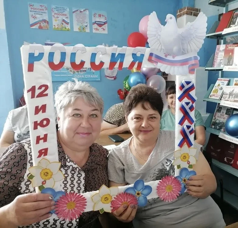 🇷🇺11 июня социальные работники с. Большие Озерки приняли участие в познавательном патриотическом ч
