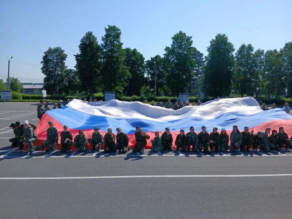 С 1 по 11 июня, когда для большинства школьников только начинались долгожданные каникулы, сто подрос
