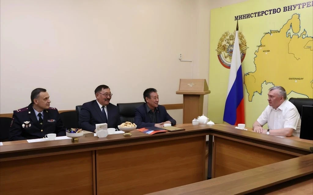 Состоялась встреча Министра внутренних дел по Республике Саха (Якутия) Владимира Прокопенко с предсе