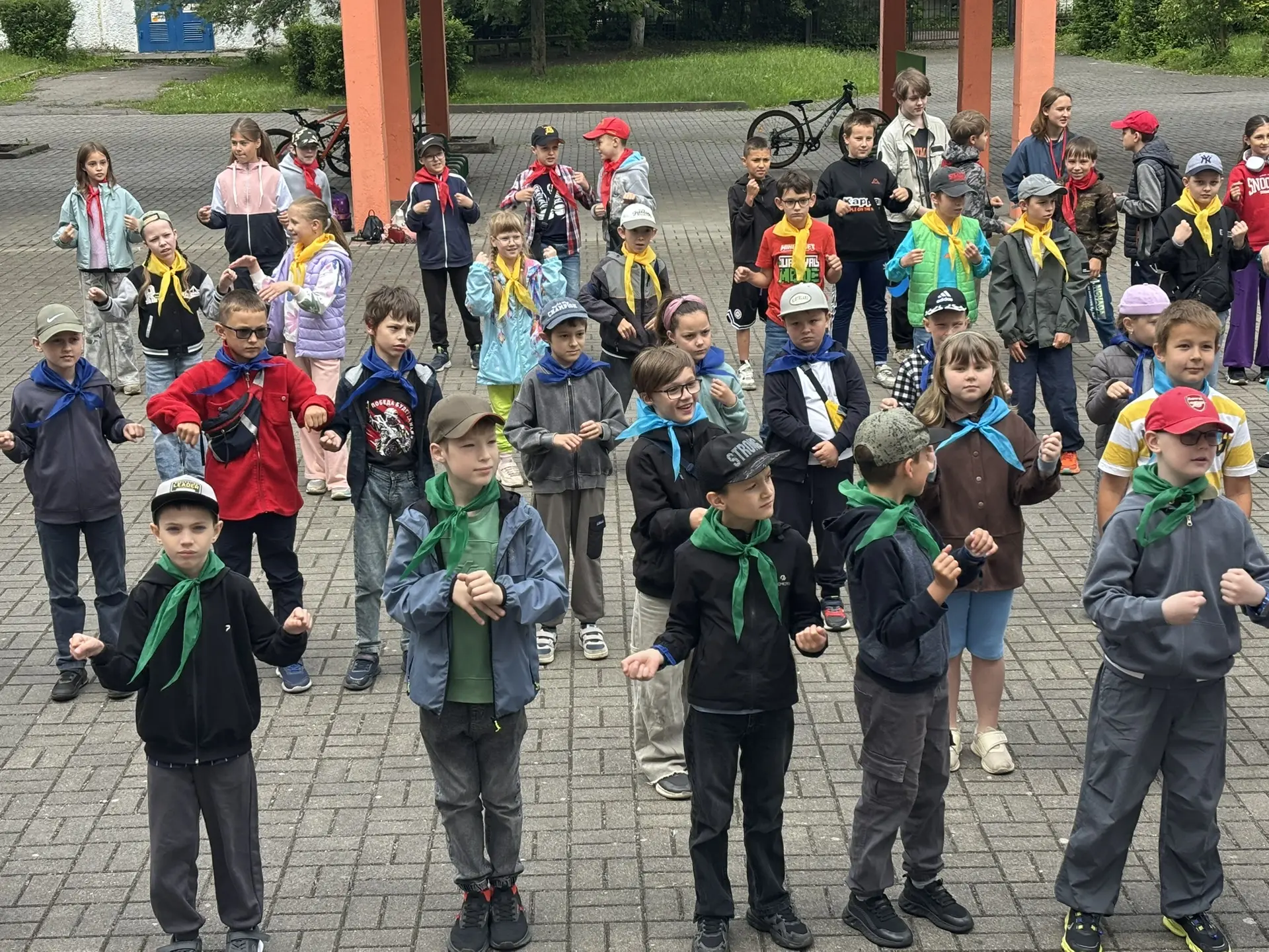 ✨ День науки в пришкольном лагере: приключения, опыты и волшебство! ✨

Сегодня в нашем пришкольном л
