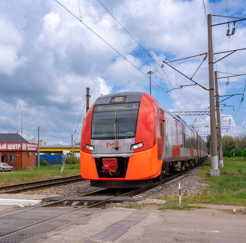 РЖД возобновили продажу билетов на поезда, следующие в южном направлении.  Их реализация была времен