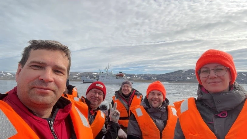 НИС «ИВАН ПЕТРОВ» ВЕРНУЛОСЬ ИЗ АРКТИЧЕСКОЙ ЭКСПЕДИЦИИ 🚢❄️

Научно-исследовательское судно «Иван Пет