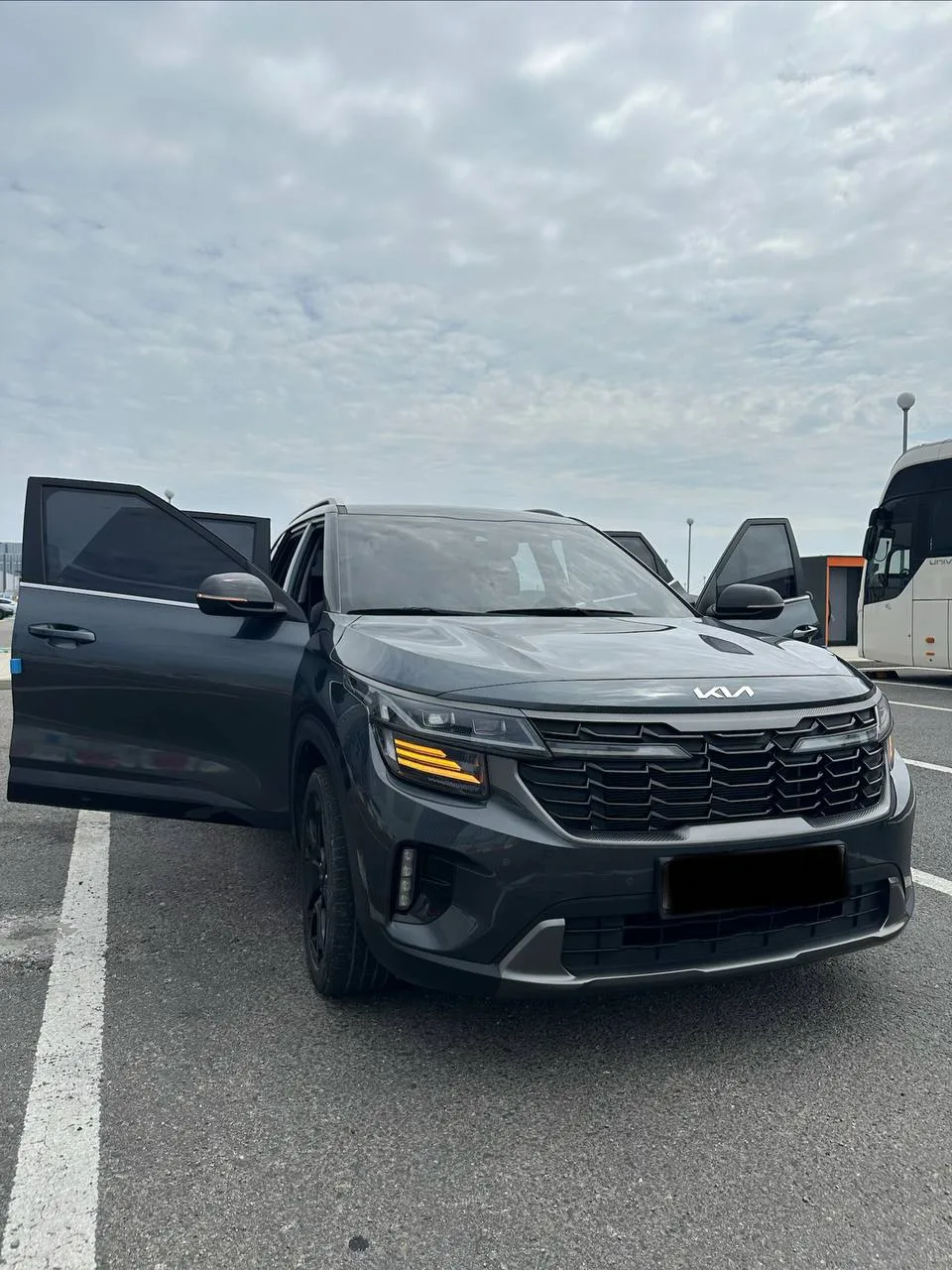 Номер: 8866
Марка: Kia Seltos 2.0 Signature Gravity 4WD

Год: 2022/10
Пробег: 26 880 км
Объем двигат