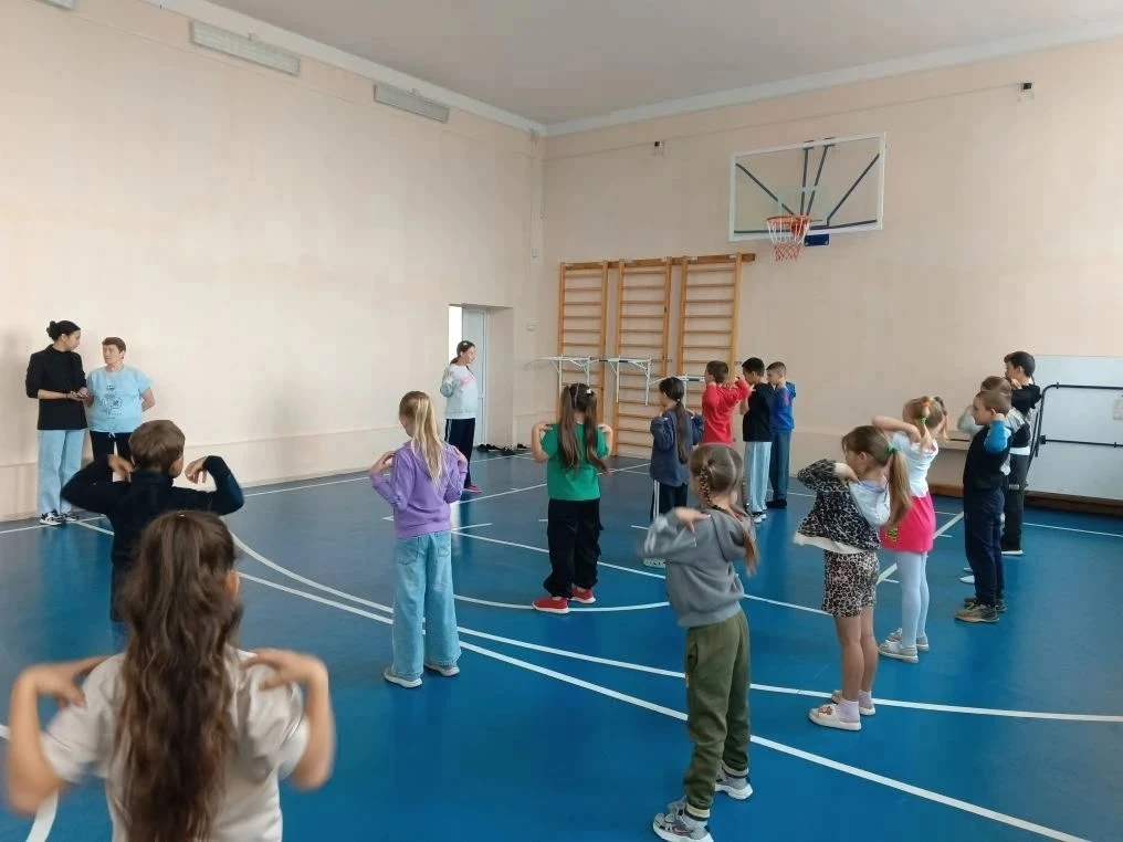 Первая неделя в нашем школьном лагере проходит насыщенно и познавательно. Ребята не только активно о