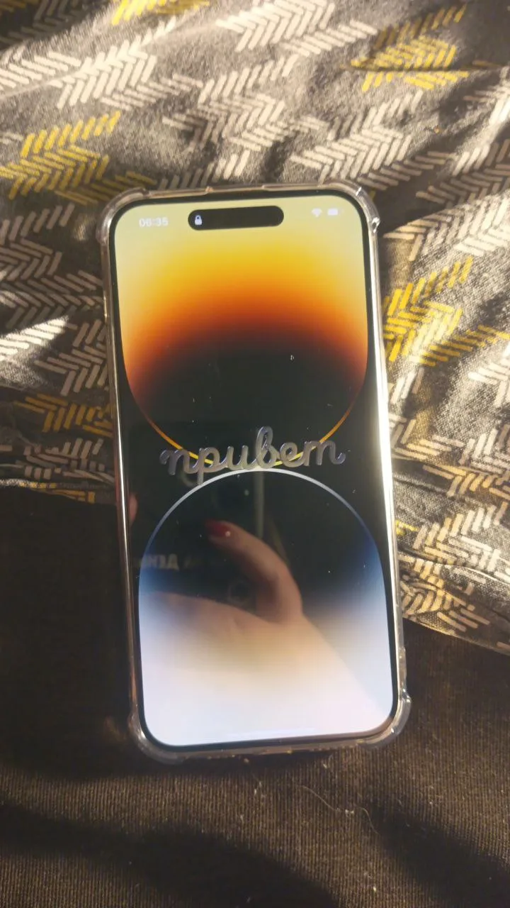 Iphone 14 pro max 256gb продам айфон в отличном состоянии АКБ 85% держит хорошо.пользовалась дочь.пр