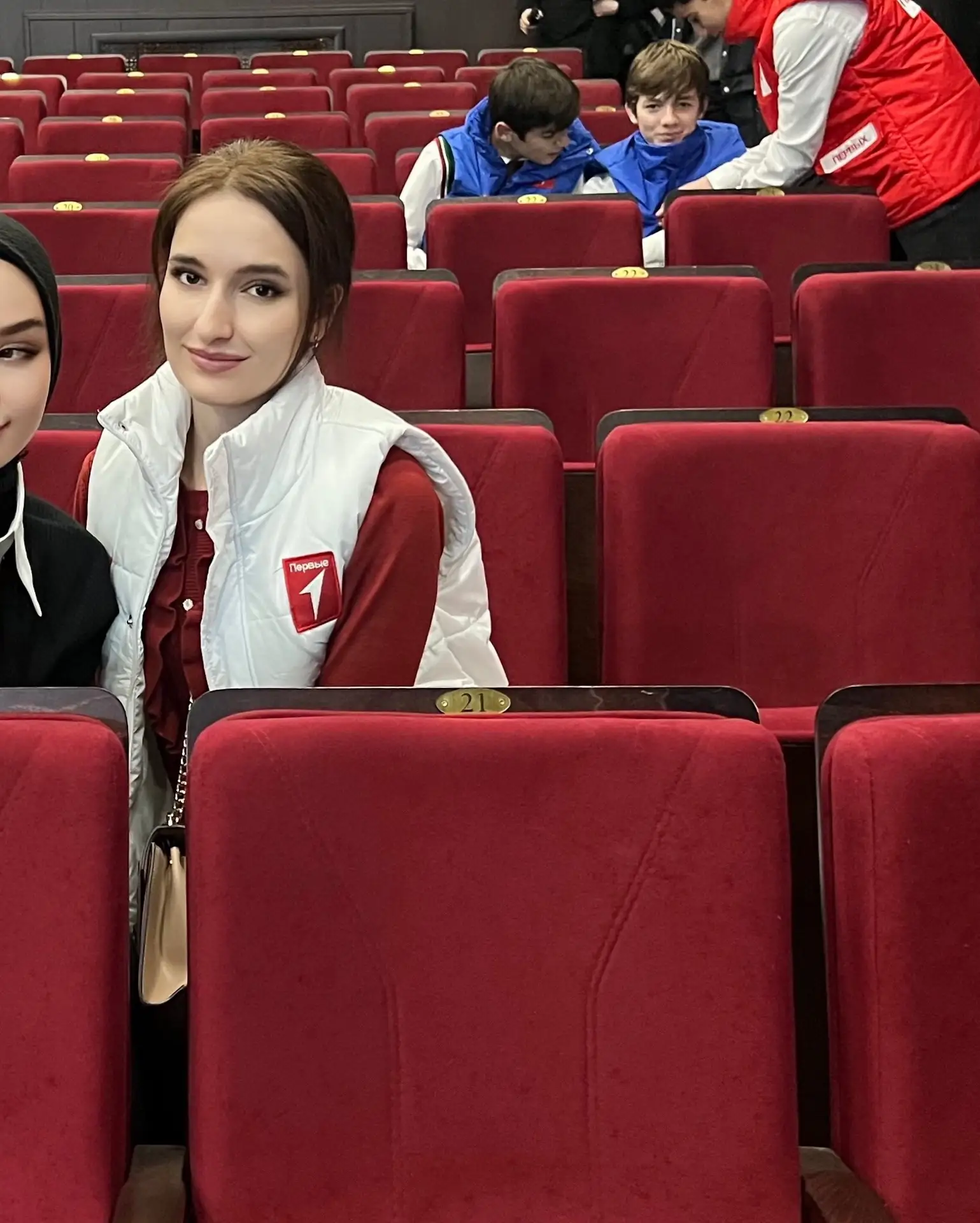 🧪✨ Сегодня свой профессиональный праздник отмечает наш советник директора и учитель химии  — Измайл