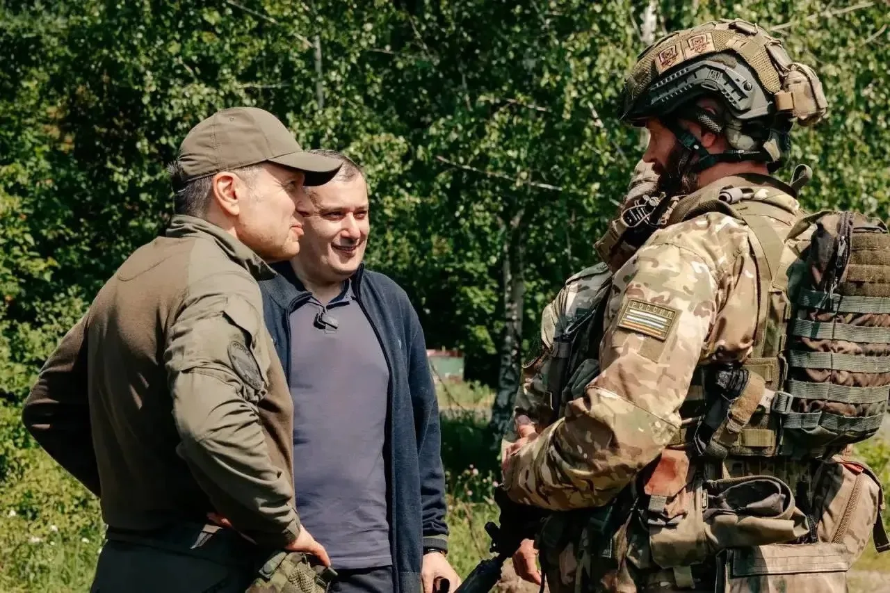 🎥Владимир Соловьёв снимает фильм о работе бригады «БАРС-Курск» 

Александр Хинштейн рассказал, заче