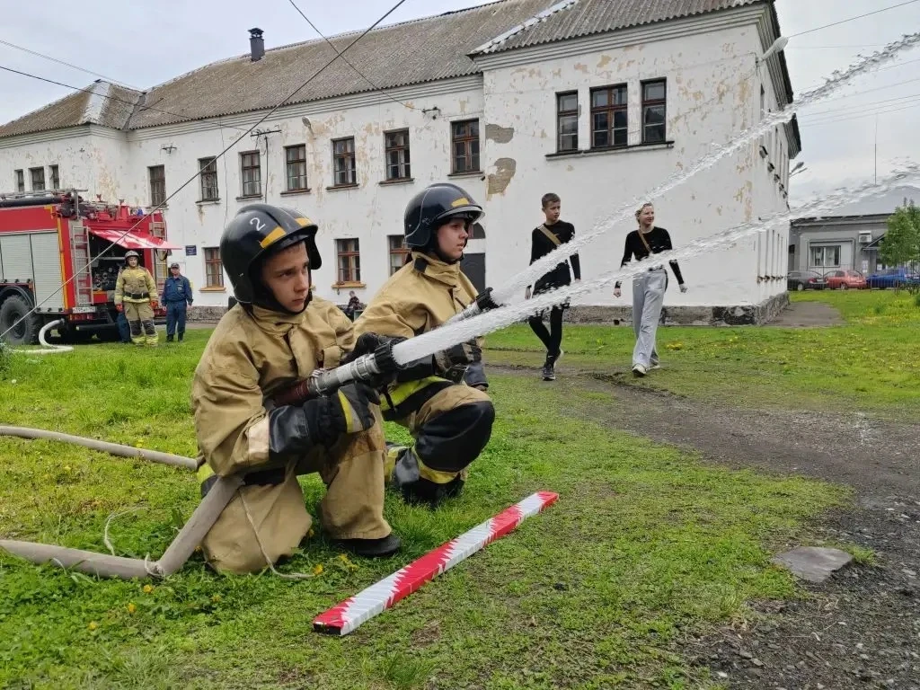 🚨 В минувшие выходные прошли 14‑е муниципальные соревнования «Школа безопасности» — и они получилис
