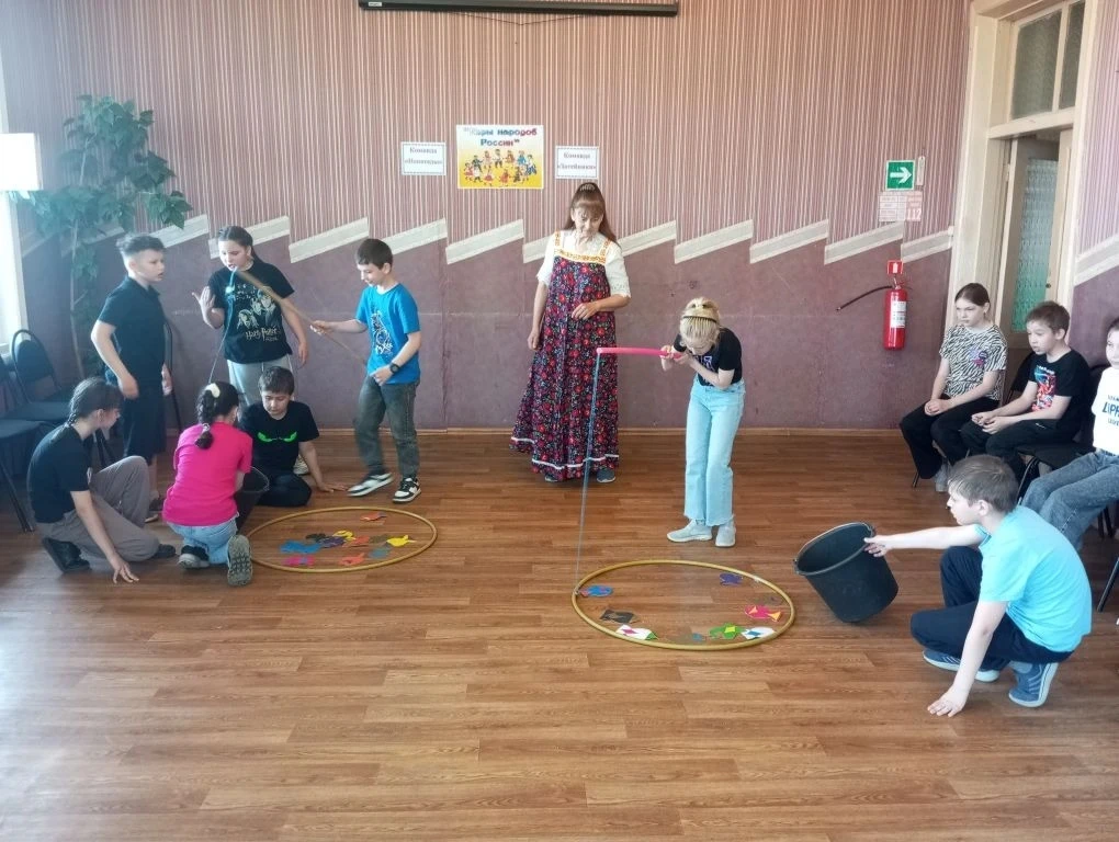 💫 Сегодня наши ребята из школьного лагеря "Маяк" посетили Мстёрский молодёжный центр и приняли учас
