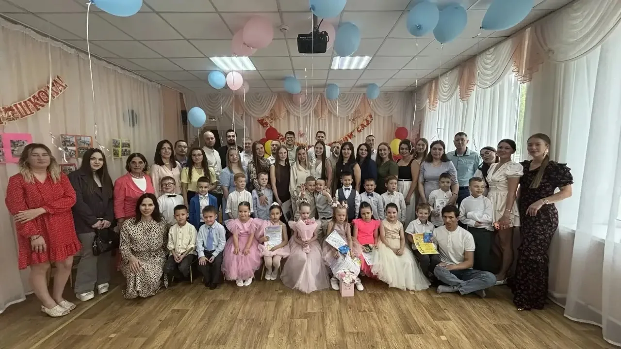 Кажется, только вчера родители привели своих малышей в детский сад, а уже сегодня ребята попрощались