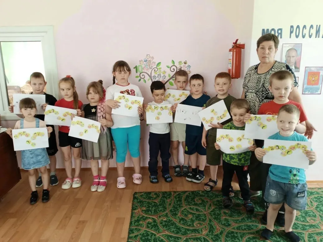 Сегодня наш детский сад посетили отец Иоанн и матушка Александра Первомайского храма Архангела Михаи