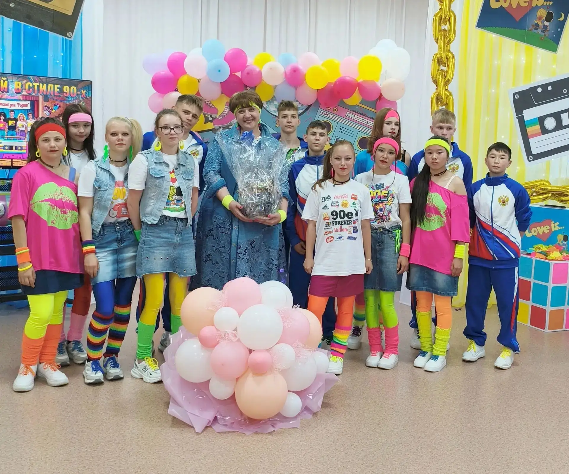 🎓✨ РАЗДЕЛЯЯ ГОРДОСТЬ

Выпускной в 9 классе — это особенный рубеж, но сегодняшний день стал по-насто