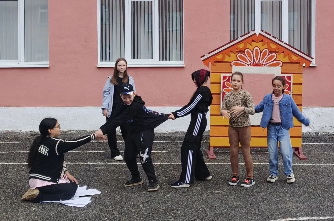 🐻🐰🐭Жили-были... а дальше вы уже знаете! Сегодня в нашем пришкольном лагере "Лучик"  прошёл удивит