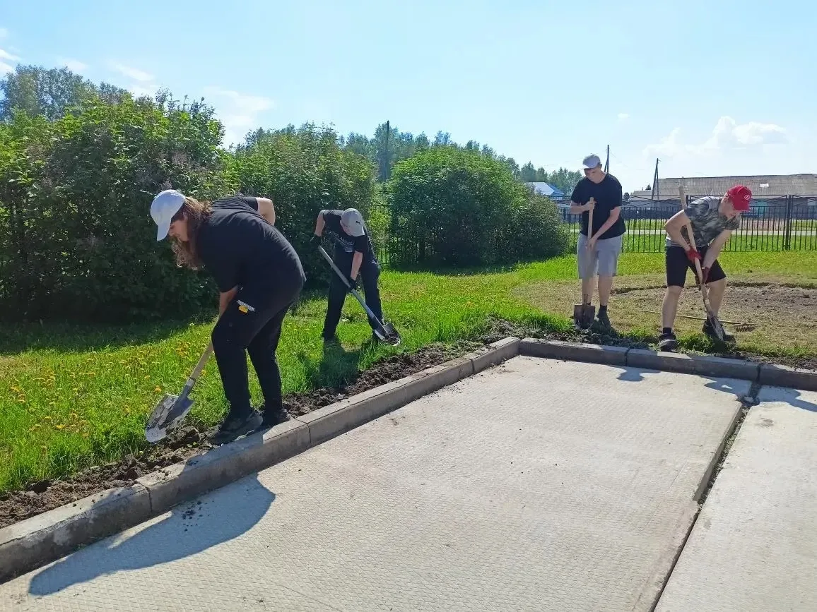 🇷🇺 Сегодня в лагере прошёл насыщенный и содержательный день.

🌿 Трудовая часть программы была пос