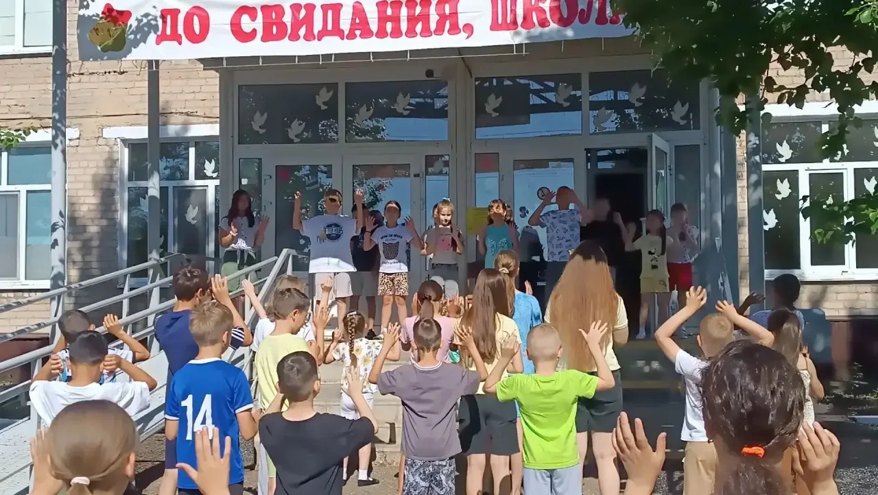 ☀️ Как начинается утро в «Родничке»?
С улыбок, бодрости и самых вкусных запахов из столовой!

Каждый