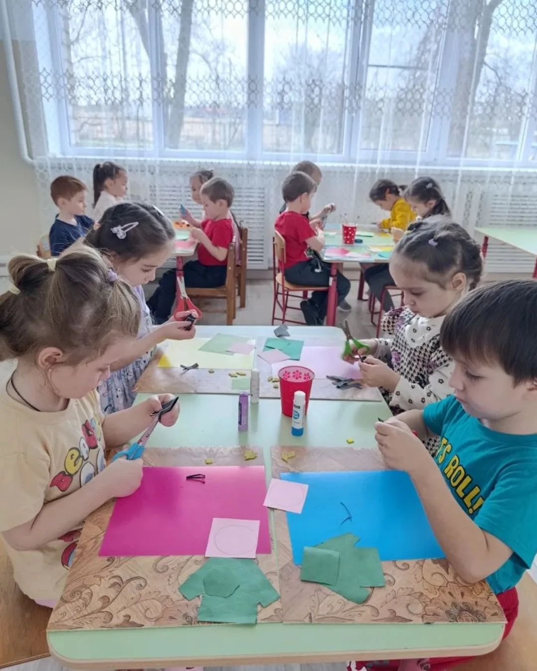 С любовью и старанием воспитанники группа "Звёздочки" смастерили для своих дорогих пап особенные отк