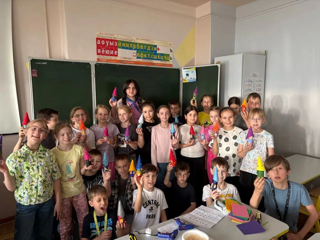 Вчера ребята из нашего лагеря отлично провели время 👍

➡️ 1 и 2 отряды в предвери Дня русского язык
