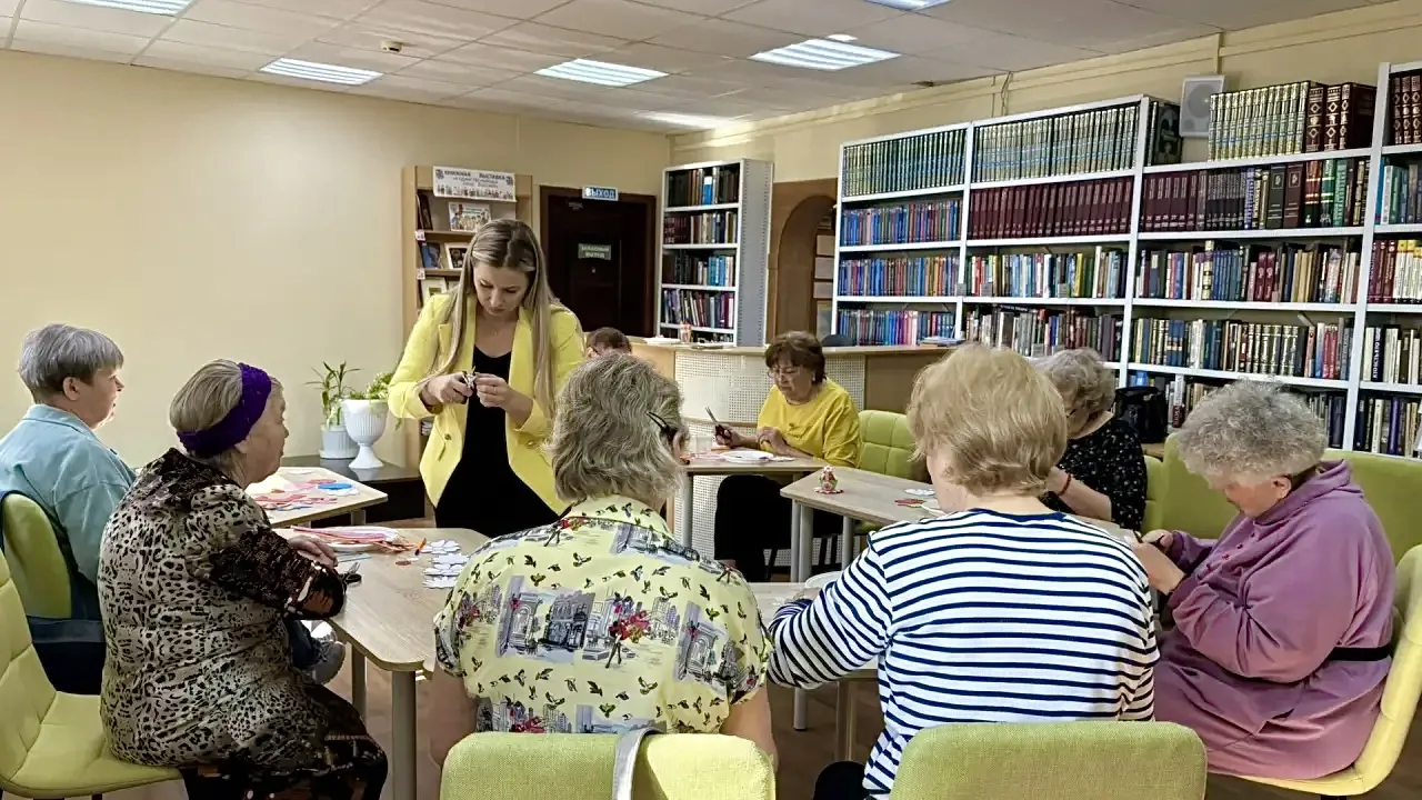 В преддверии светлого праздника Пасхи Белоярская библиотека превратилась в творческую мастерскую. Уч