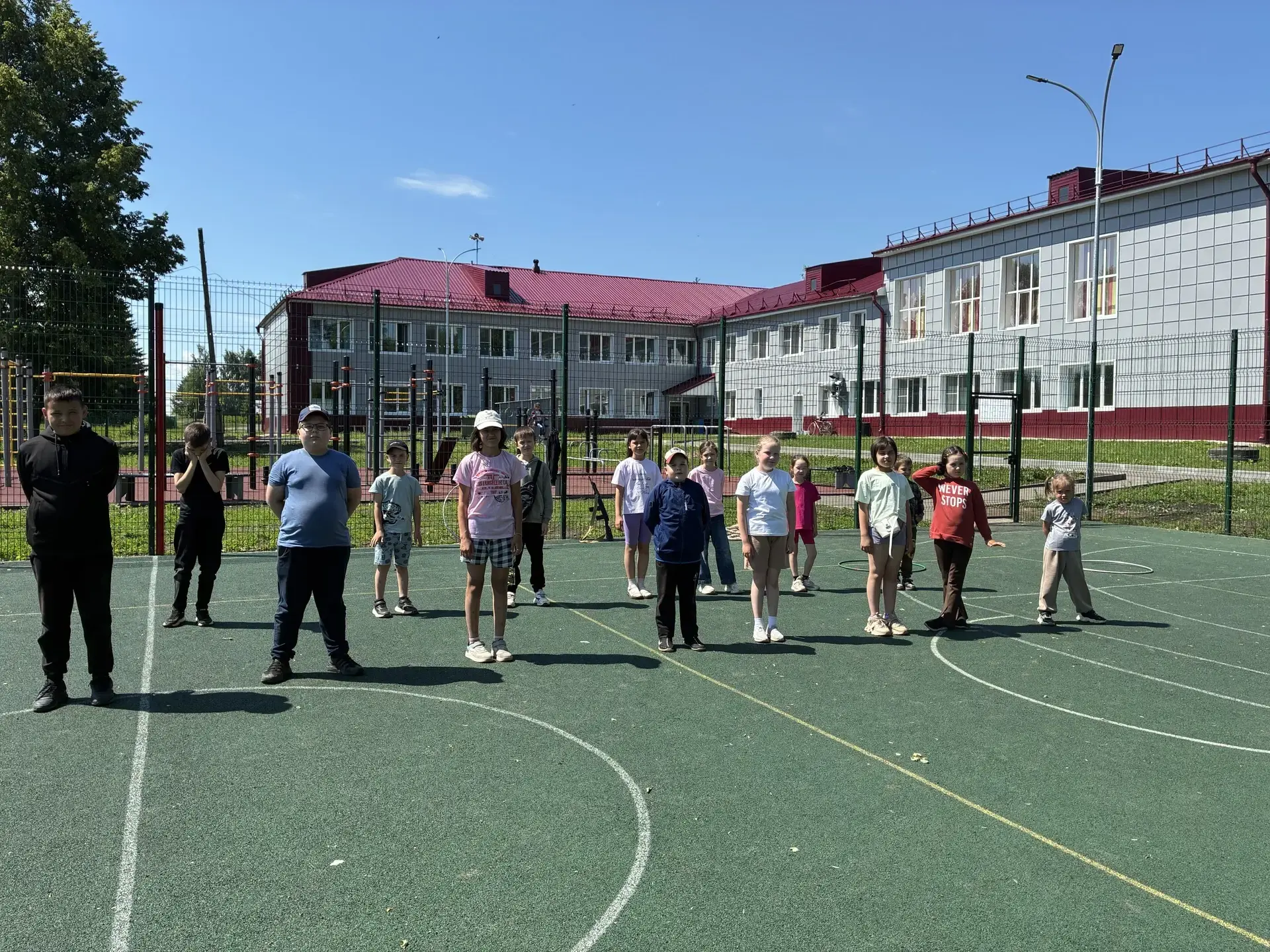 В рамках антинаркотической направленности «Лесная сказка» в лагере прошёл спортивный праздник «Весёл