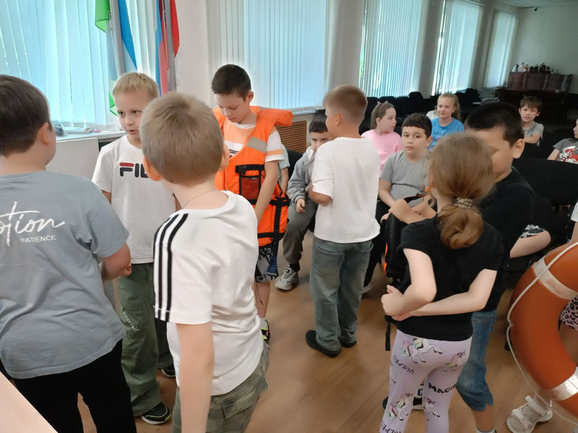 Сегодня для детей летнего оздоровительного лагеря "Солнышко" представитель МЧС Дома Управления по Ре
